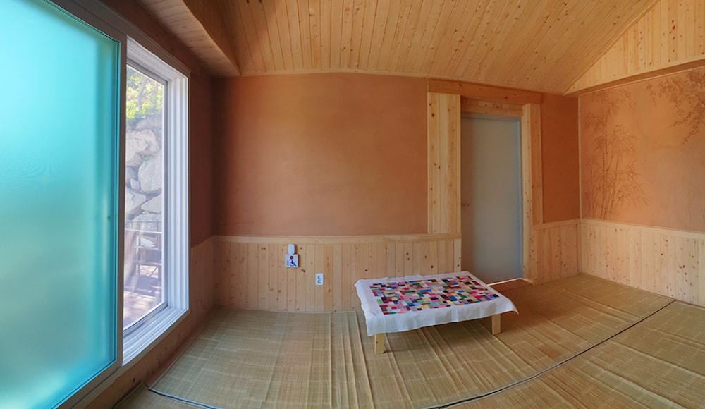 Pyramid Red Clay Pension 15/26