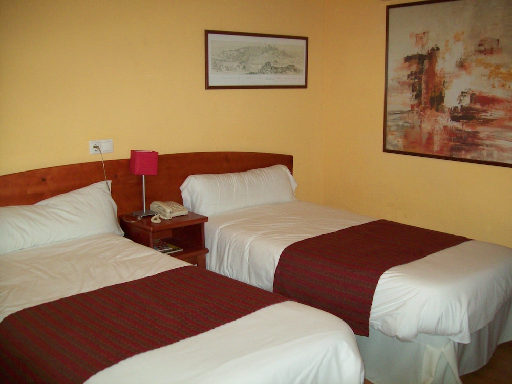 Hostal Restaurante Puerta del Alcázar 23/61