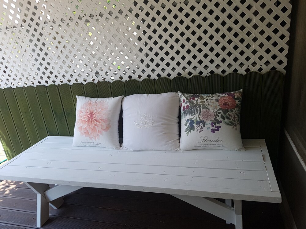 Tongyeong Pungcha Maeul Iris Pension 24/50