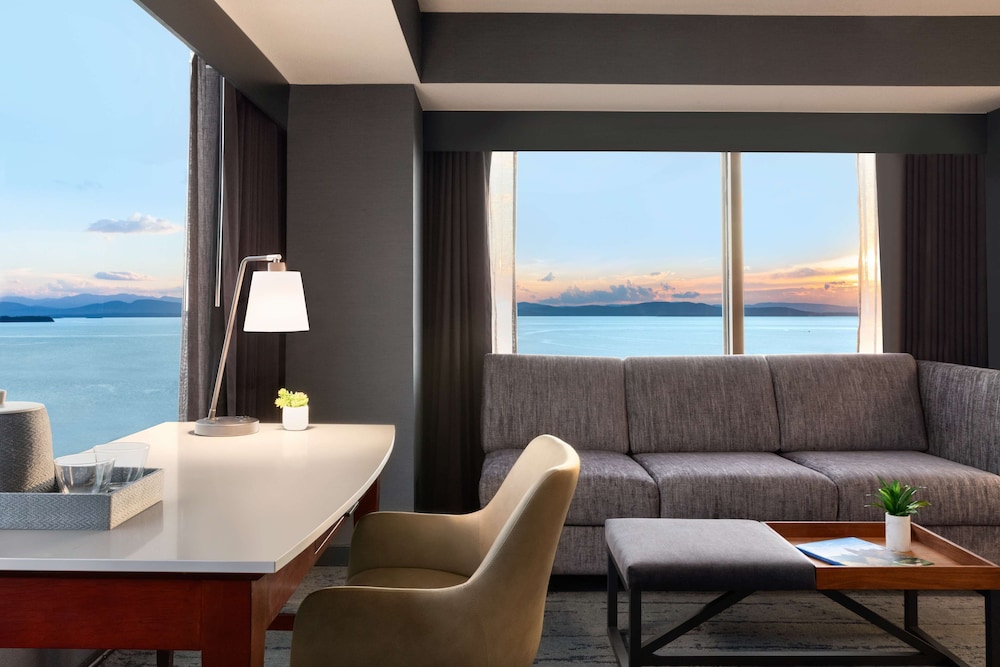 Hotel Champlain Burlington, Curio Collection by Hilton 45/77