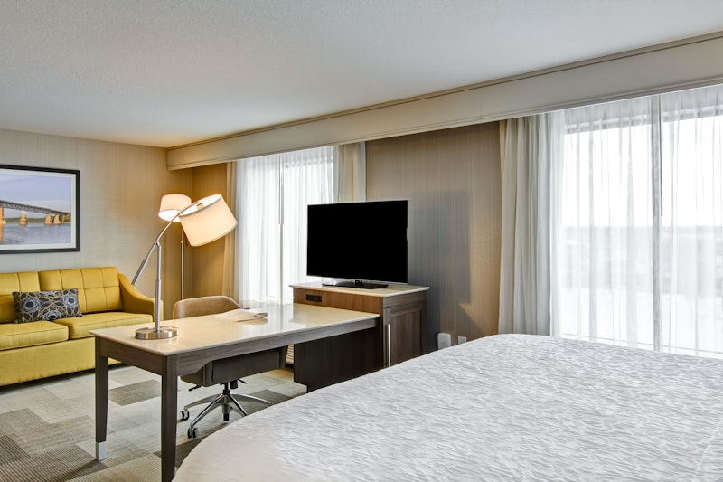 Hampton Inn and Suites by Hilton Saskatoon Airport 16/39