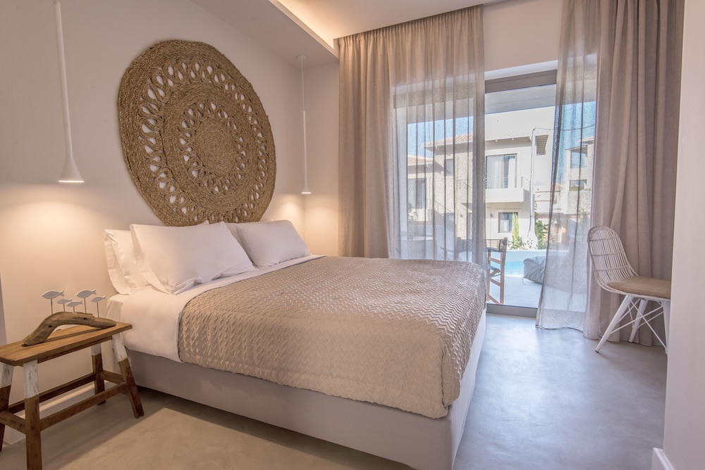 DOUBLE ROOM ELEGANT PRIVATE POOL (RB)