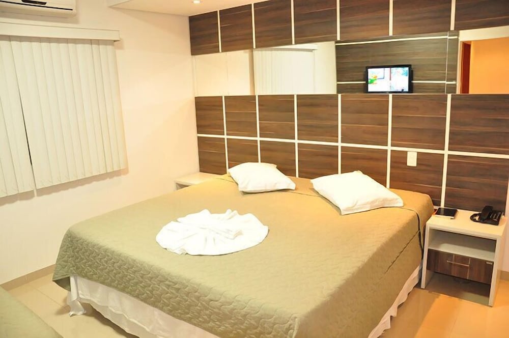 CATU PALACE HOTEL 4/17