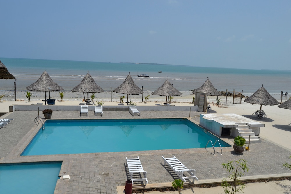 Serene Beach Resort 11/76