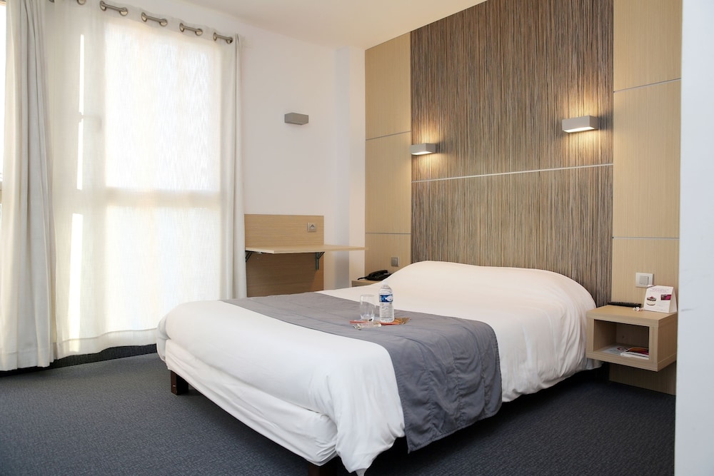 Hotel The Originals Le Caussea 3/30