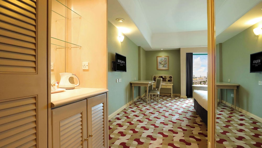 Berjaya Waterfront Hotel, Johor Bahru 31/64