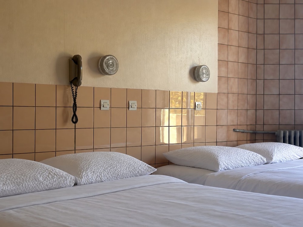 Hotel de la Comete 49/100