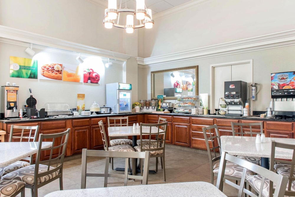 restaurant cafeteria