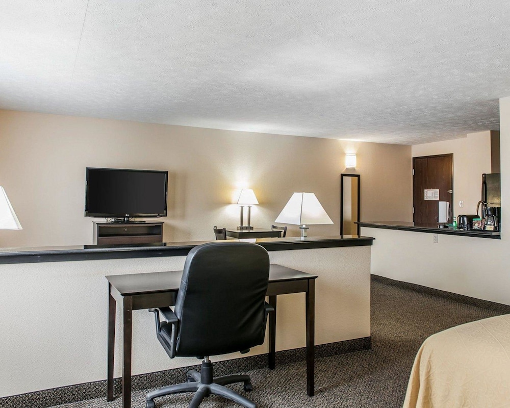 Quality Inn Suites Mattoon 34/39
