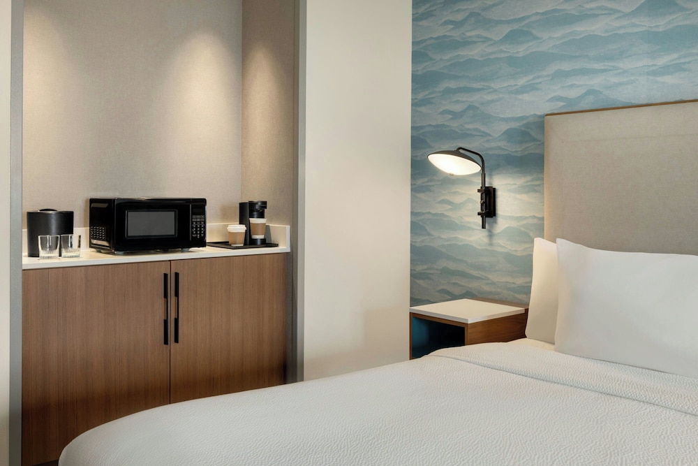 Room, King Bed, Ocean Front, Sofa, Balcony, Bathtub, Accessible