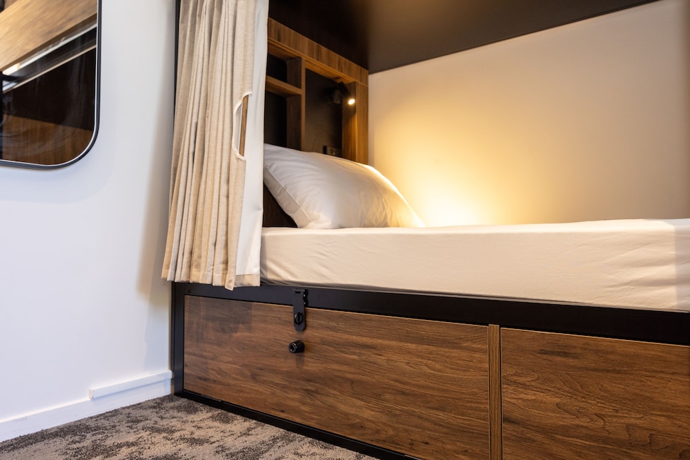 Entire 4 Bed Dorm Ensuite Accessible