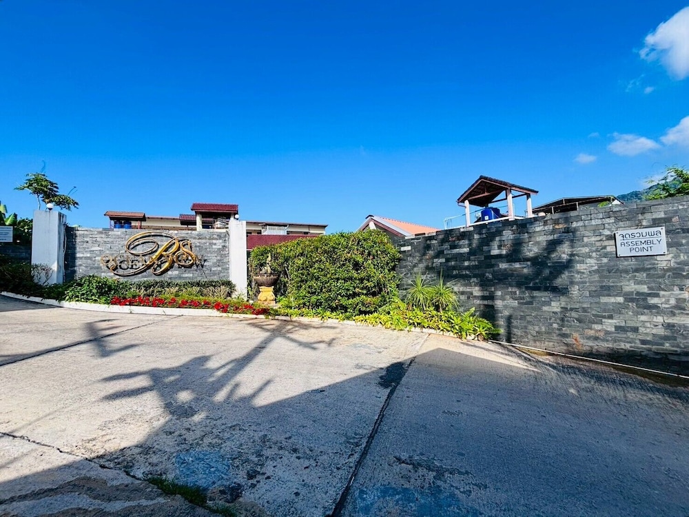 Oceanview Treasure Hotel & Residence 50/58