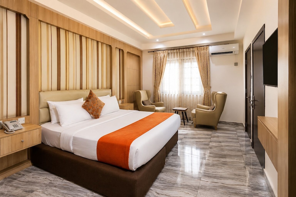 Suite, King Bed