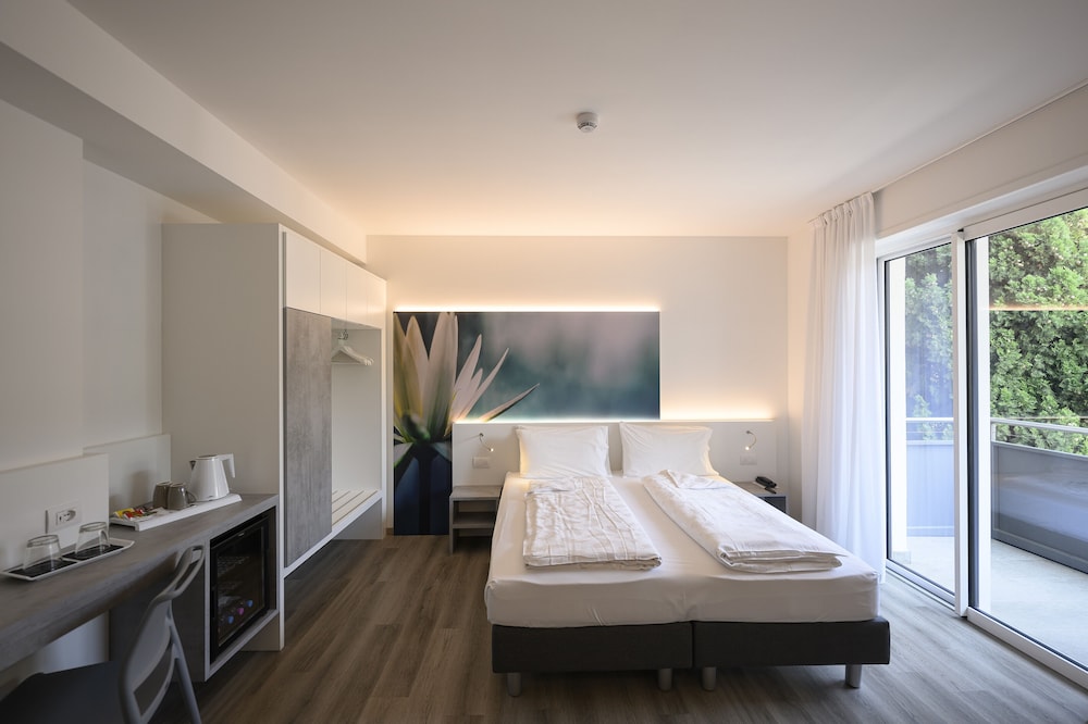 Hotel Riviera 16/50