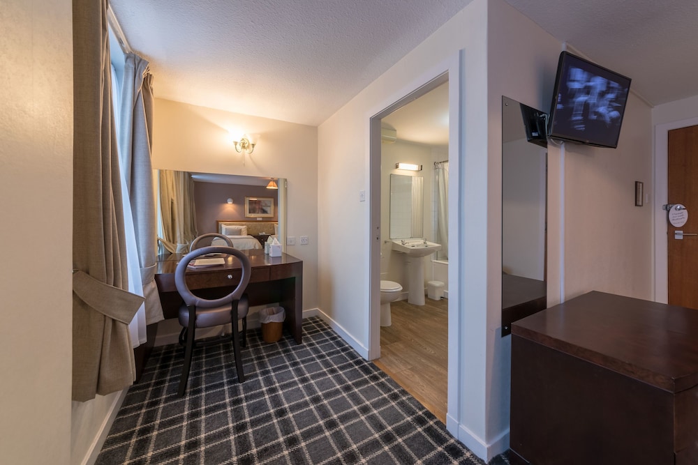 PENTLAND HOTEL 23/50