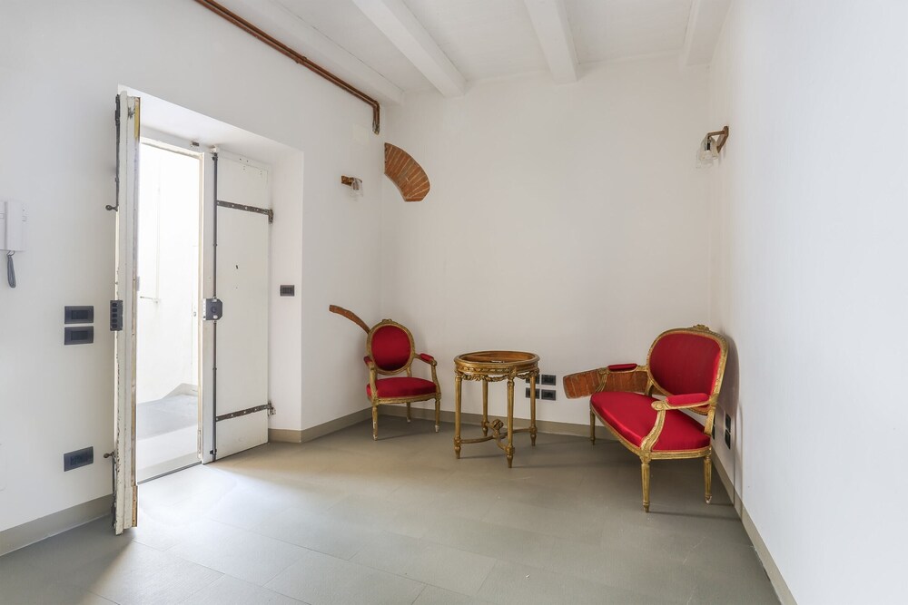 Uffizi Suite I in Florence-hosted by Sweetstay 12/16