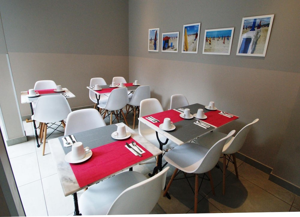 restaurant-cafeteria