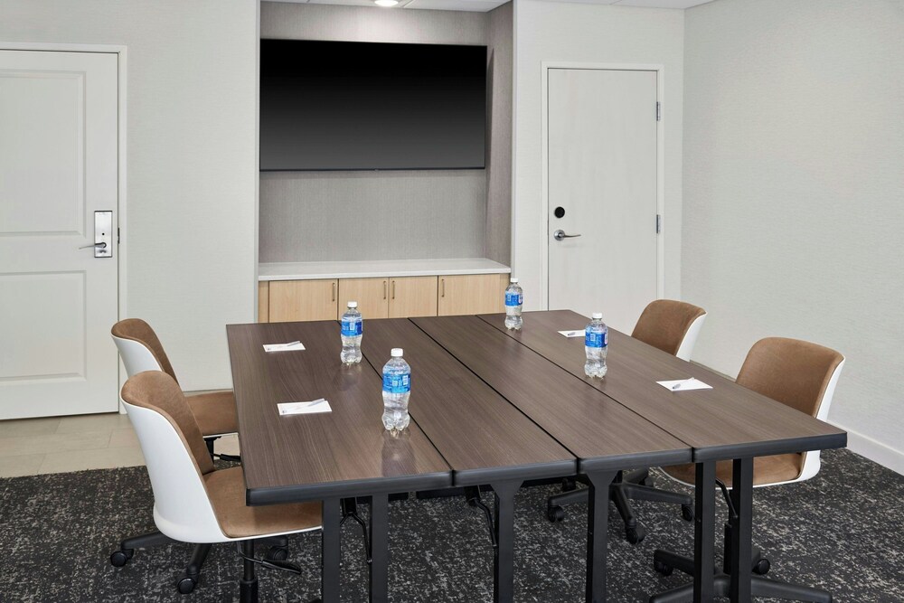 TownePlace Suites by Marriott Lansing North 33/43