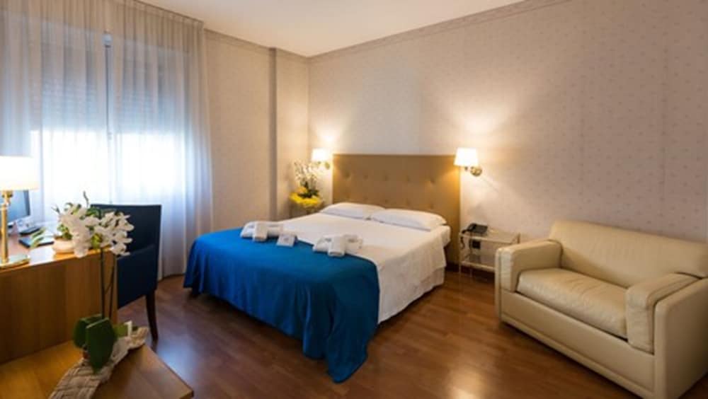 غرفة قياسية بسرير كينج
