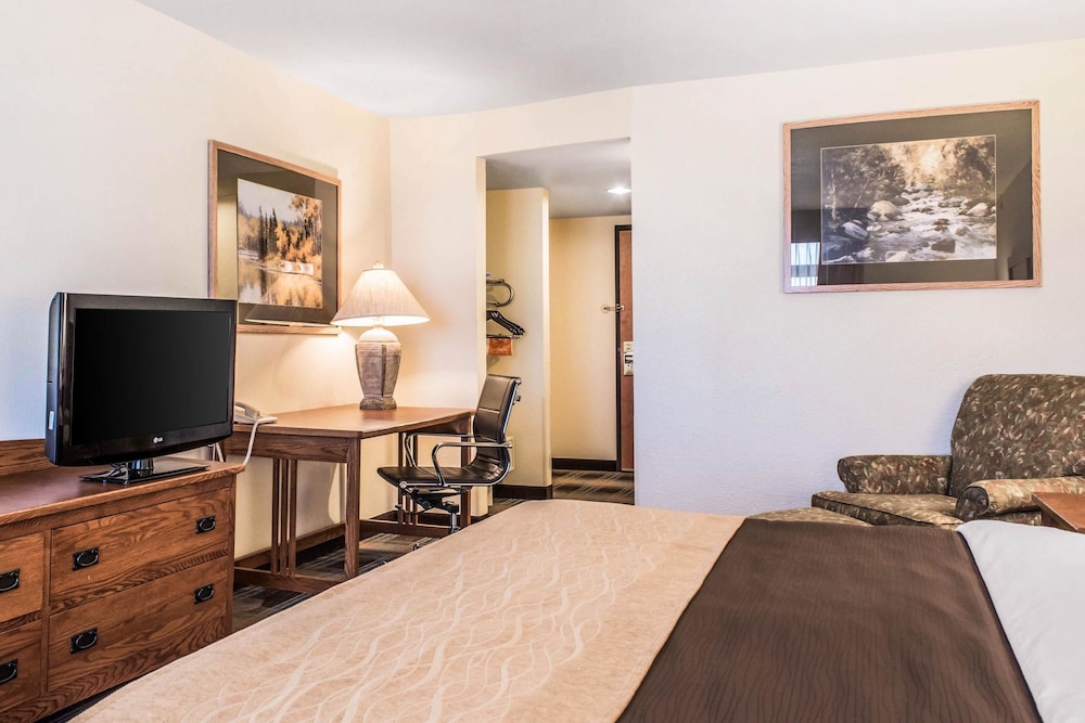 Comfort Inn Suites Sheridan 21/25