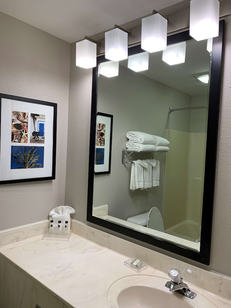 Country Inn & Suites by Radisson Kenosha - Pleasant Prairie 4/39