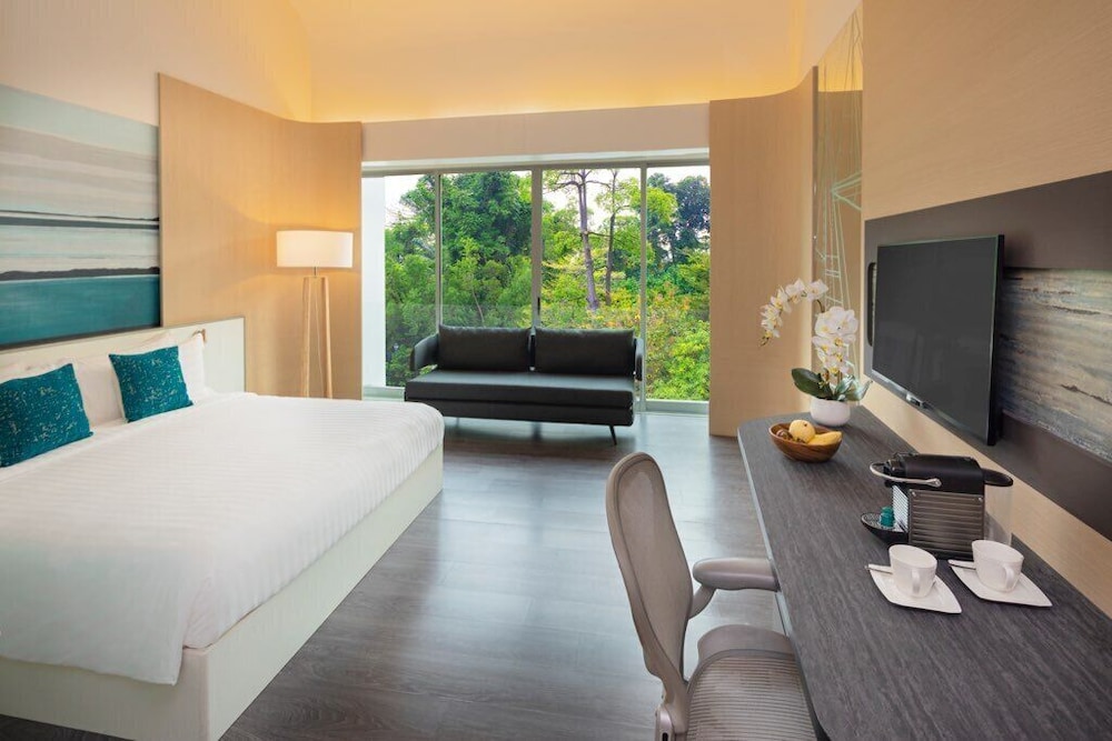 ROOM, HILL VIEW