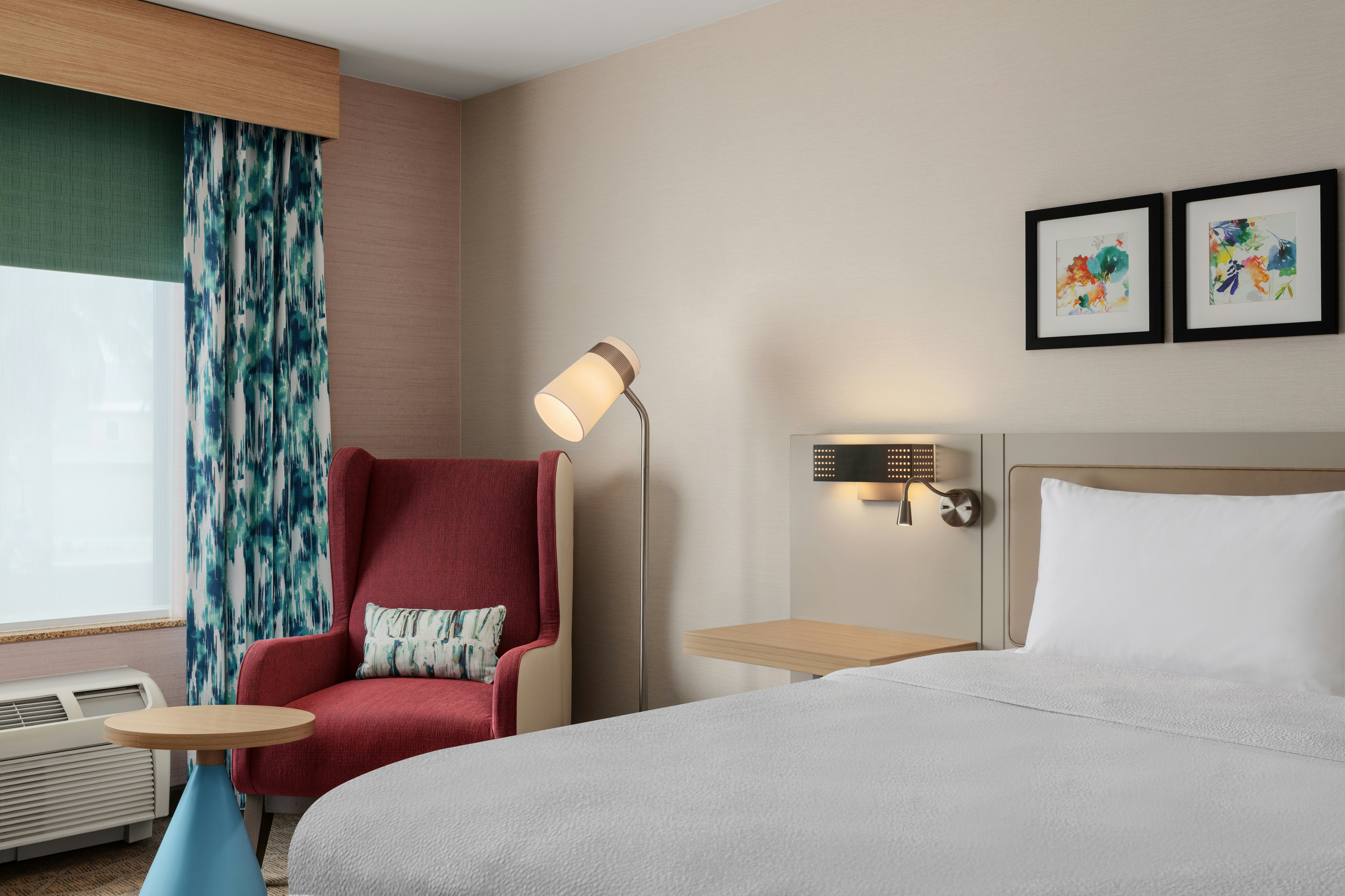 غرفة بسرير كينج لذوي الإعاقة، Hilton Garden Inn Palmdale 3/7