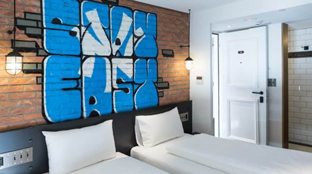 Check Inn Hotel 31/70