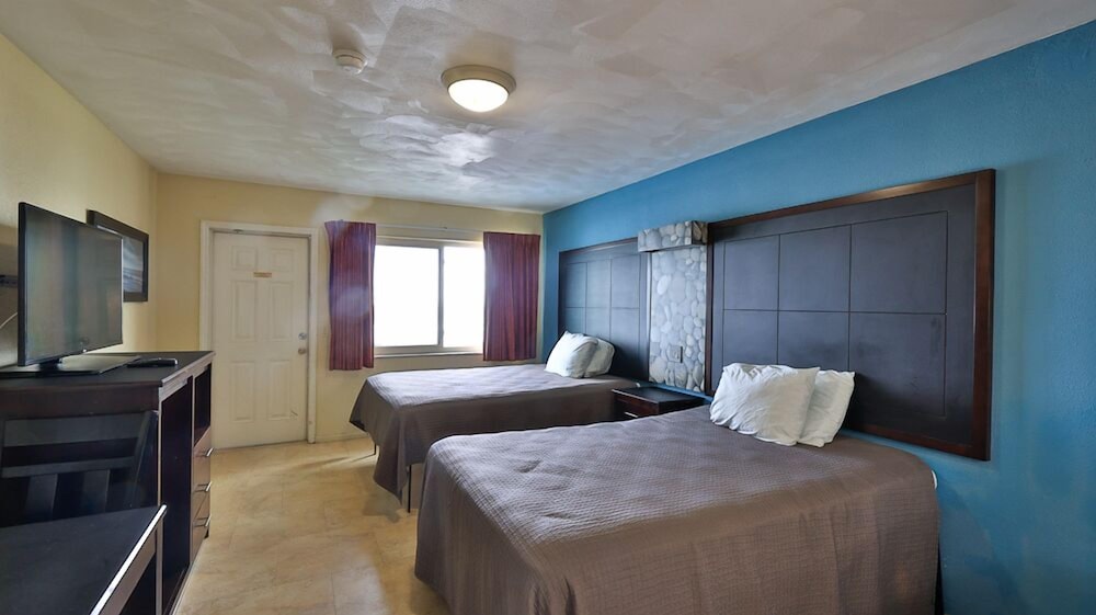 Room, 2 Double Beds, Ocean Front, Balcony or Patio, Kitchenette