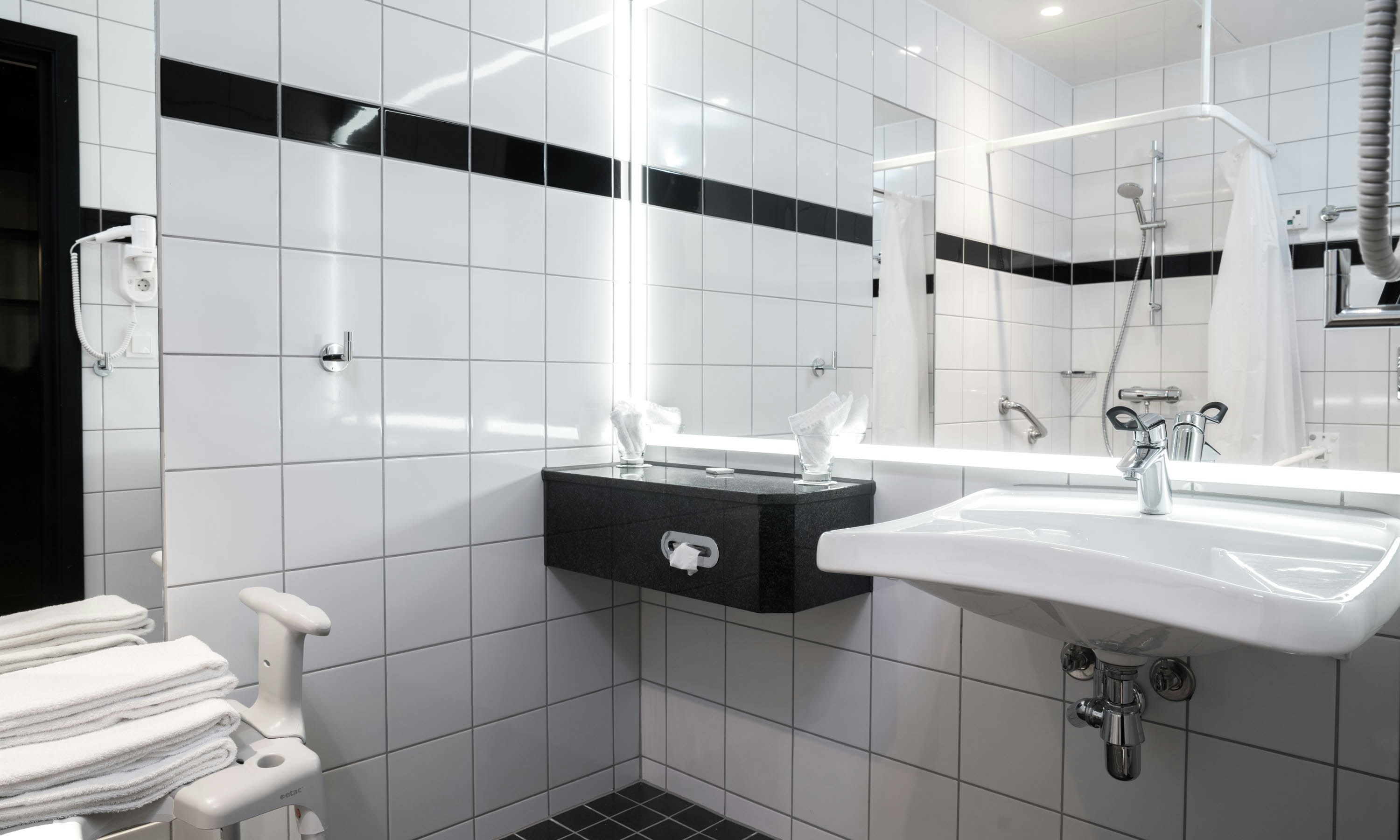 Thon Hotel Oslo Airport 55/59