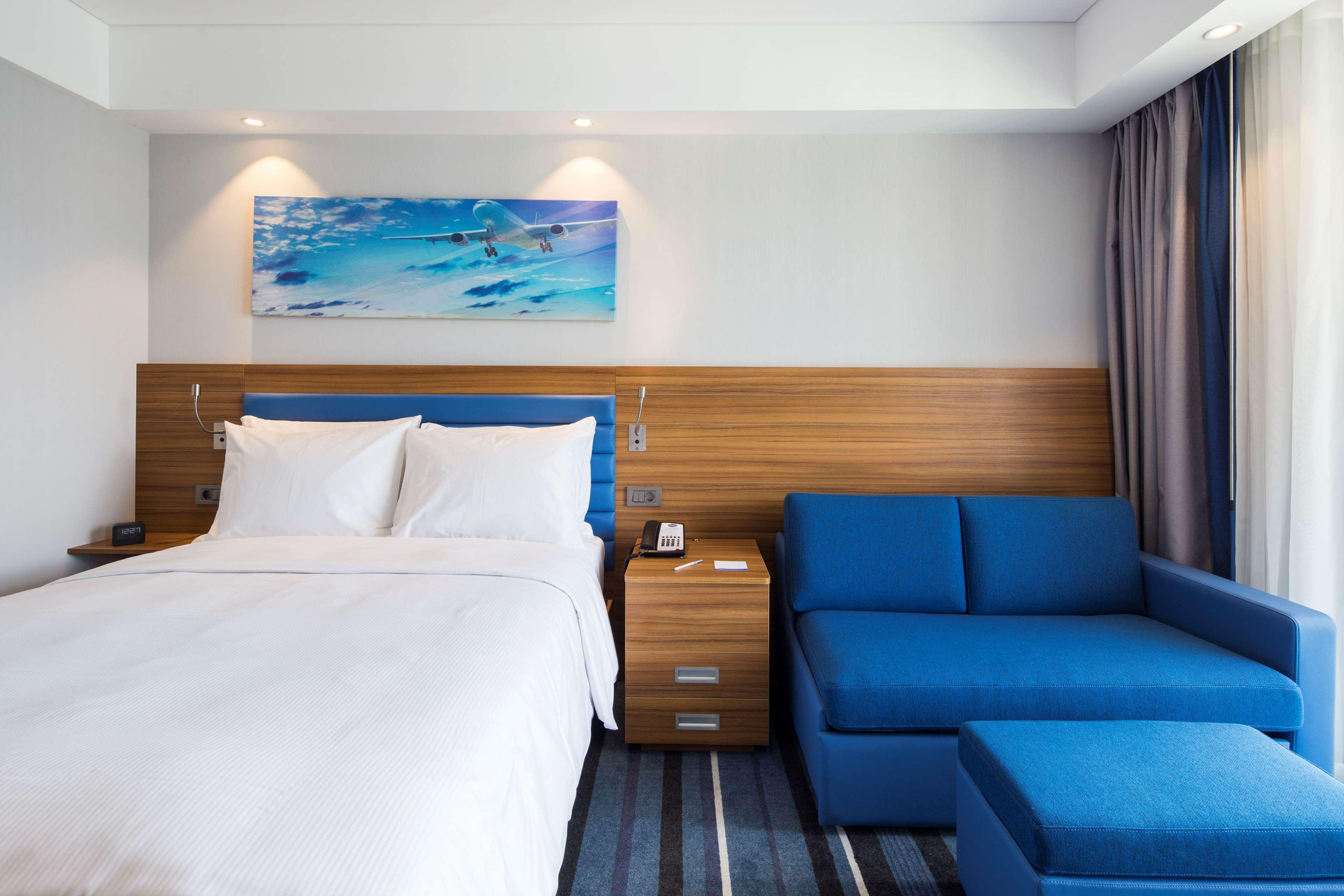 ROOM, QUEEN BED, CITY VIEW, ACCESSIBLE
