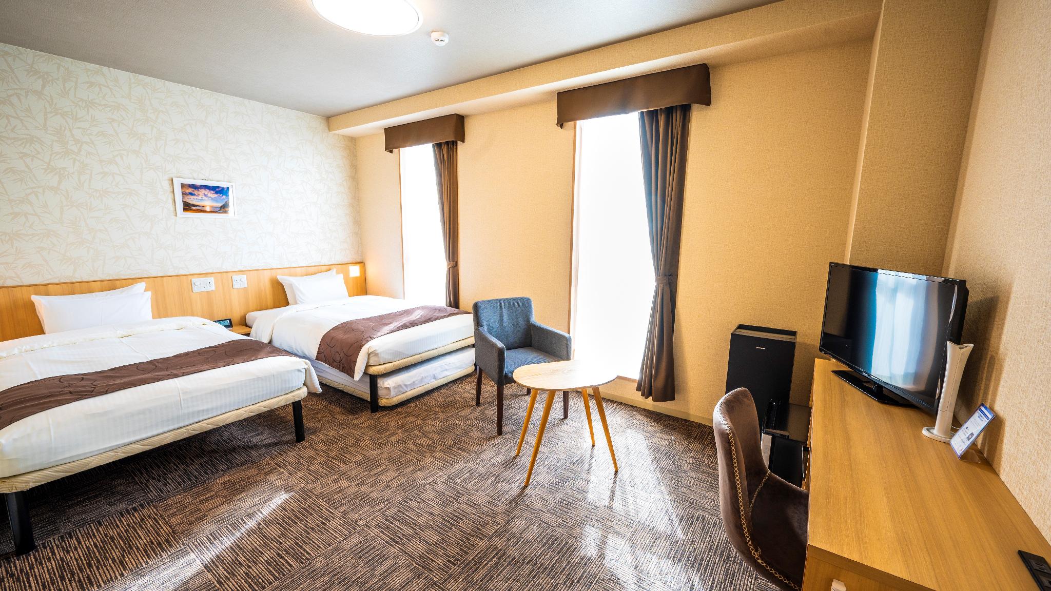 Universal, Standard, Twin Beds
