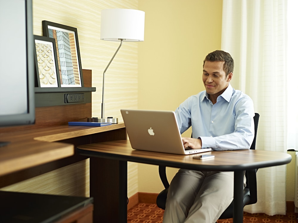 Fairfield Inn & Suites Seymour 30/40