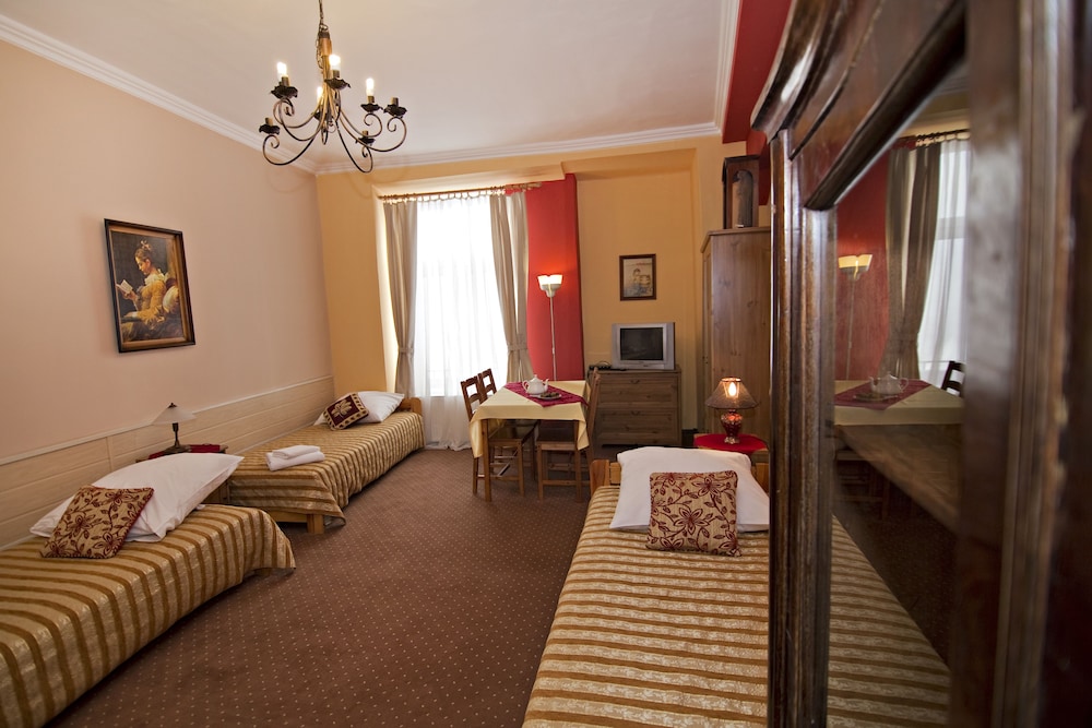 Unikat Guest Rooms 25/72