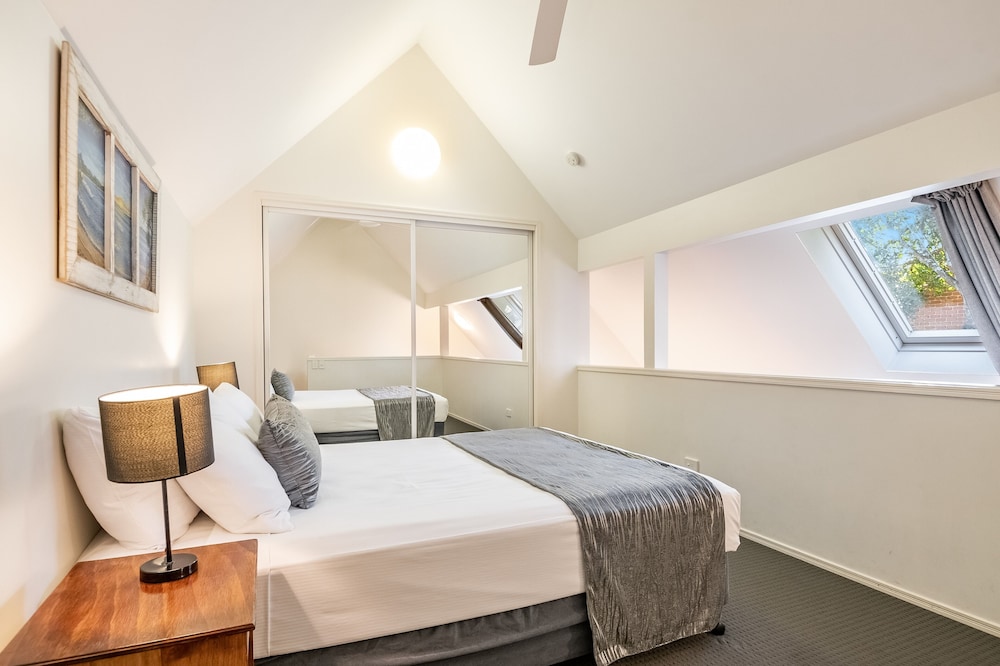 Byron Central Apartments 12/67
