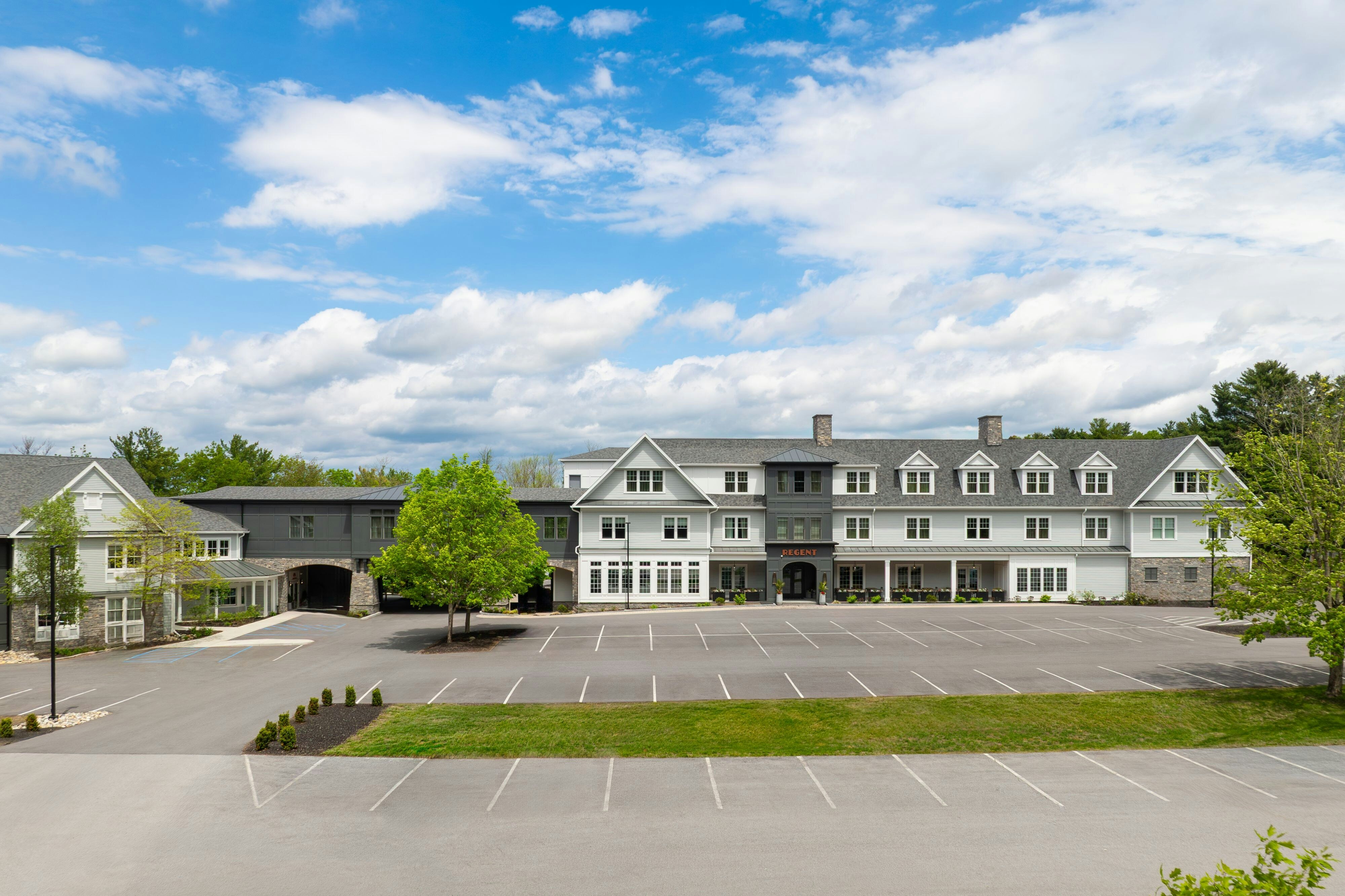 Longfellows Hotel & Restaurant 5/35
