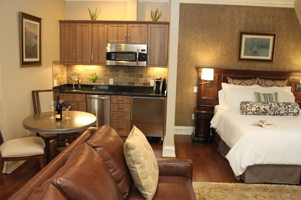 The Guesthouse at the Norwalk Inn 22/58
