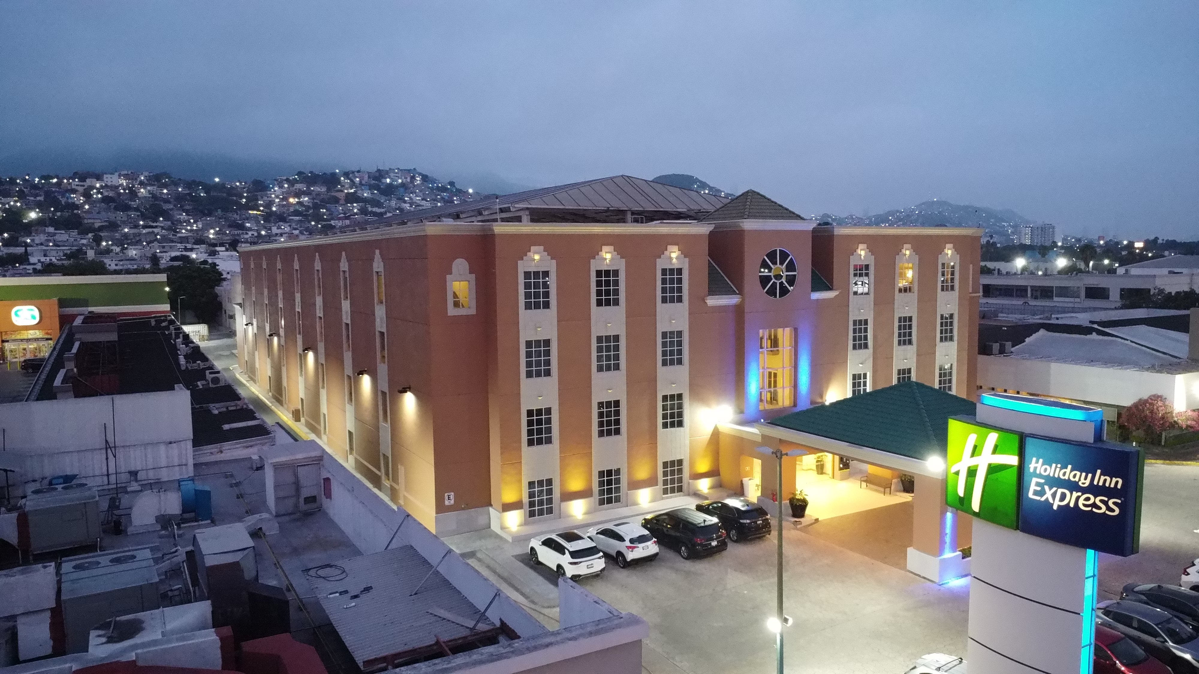 Holiday Inn Express Monterrey Tecnologico 4/50