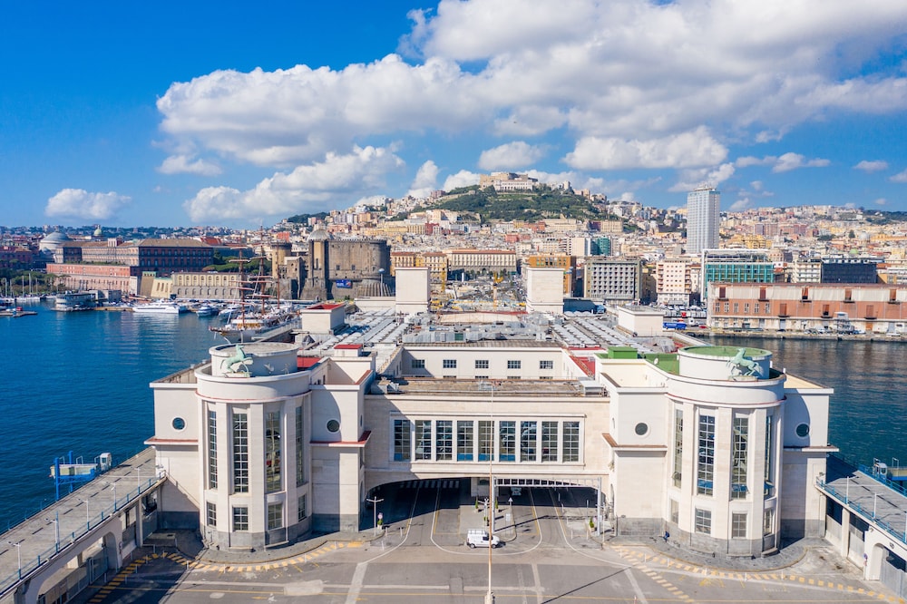 Smart Hotel - Naples Harbour 66/71