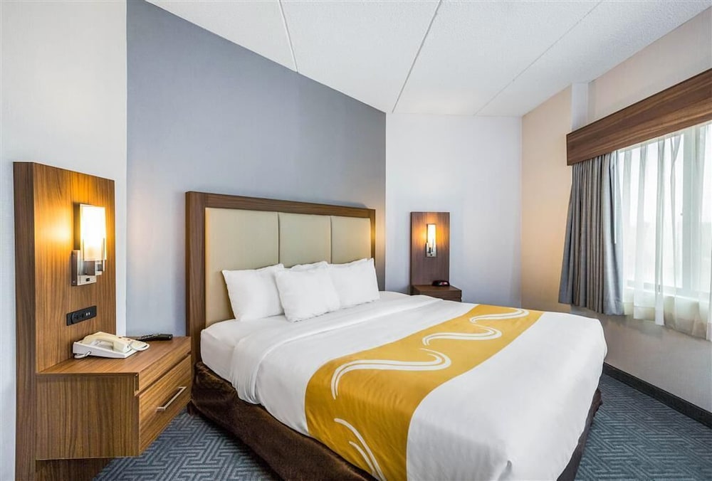 Quality Suites Lansing West 9/45