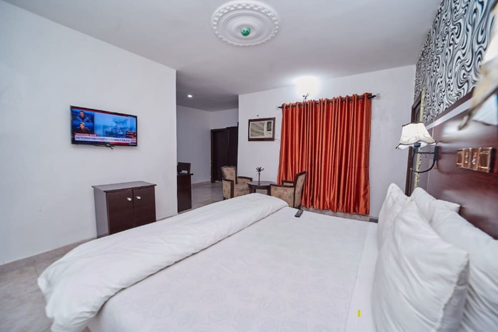 Eemjm Hotels And Suites Limited 10/42