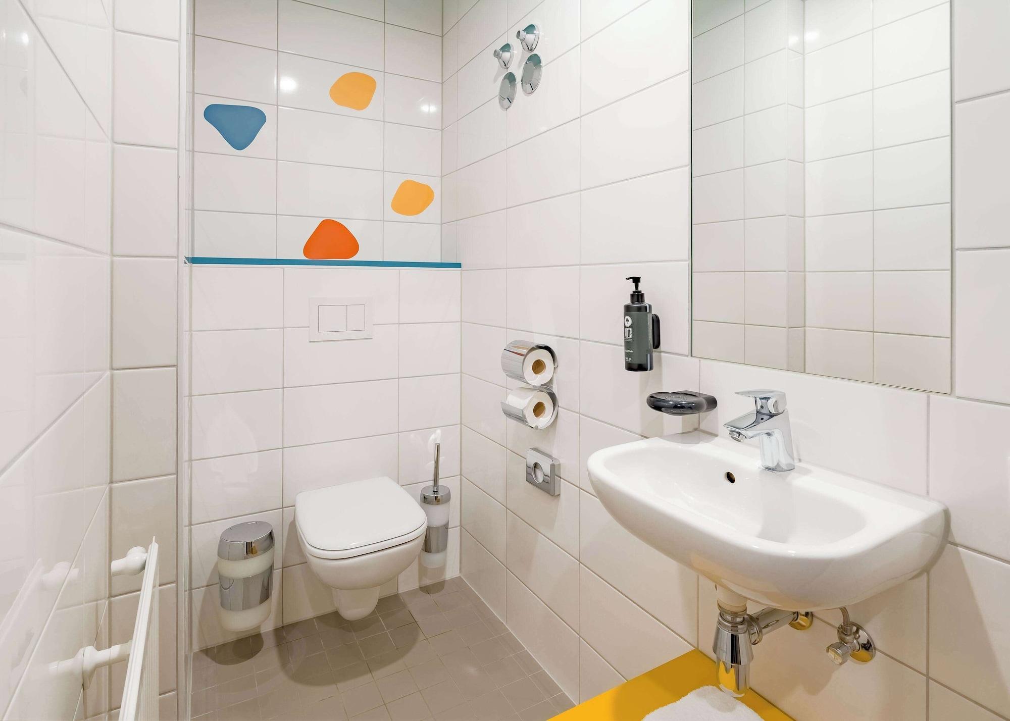 Deluxe, Multiple Beds، Ramada Encore by Wyndham Munich Messe 5/6