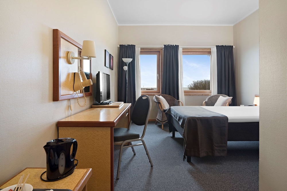 Stav Hotel 32/77