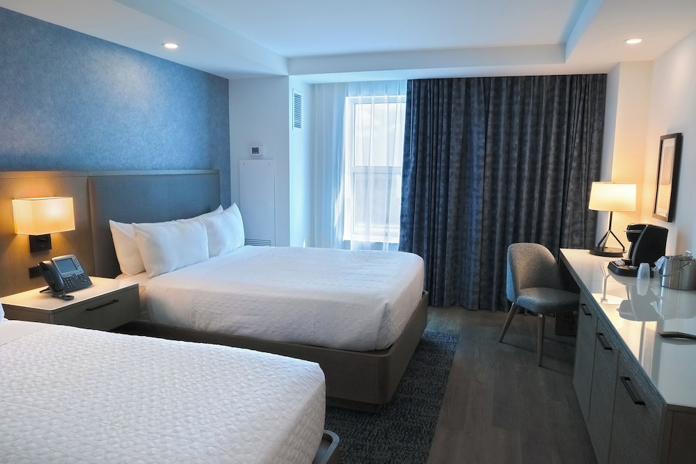 EXECUTIVE, 2 QUEEN BEDS