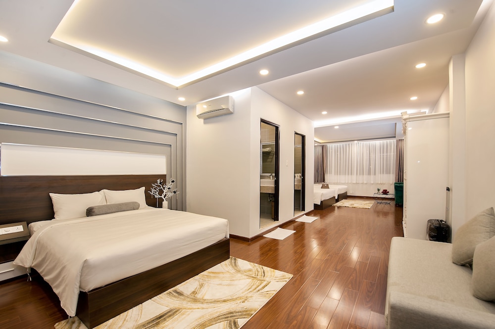 Suite, City View