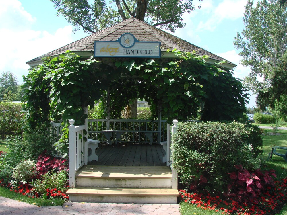 Auberge Handfield 1/50