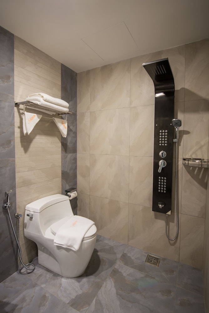Asiatic Hotel 46/50