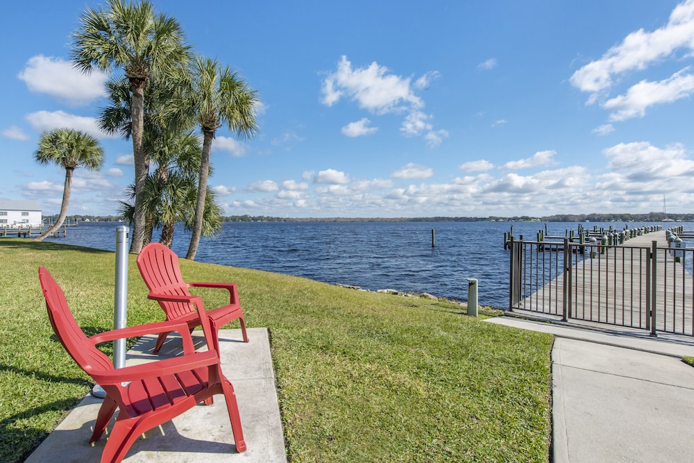 Quality Inn & Suites Palatka Riverfront 43/47