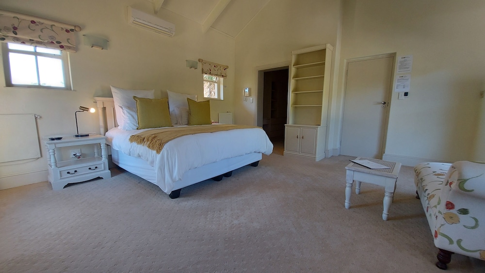 Rustic Manor Bed And Breakfast 17/52