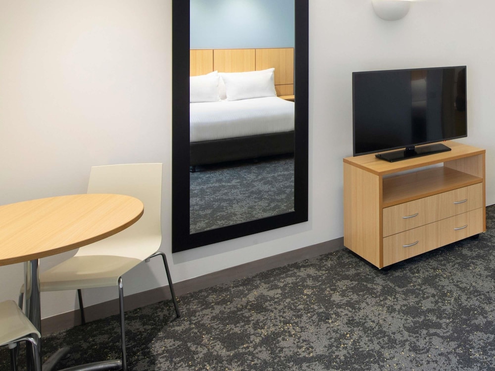 Mercure Brisbane Garden City 43/67